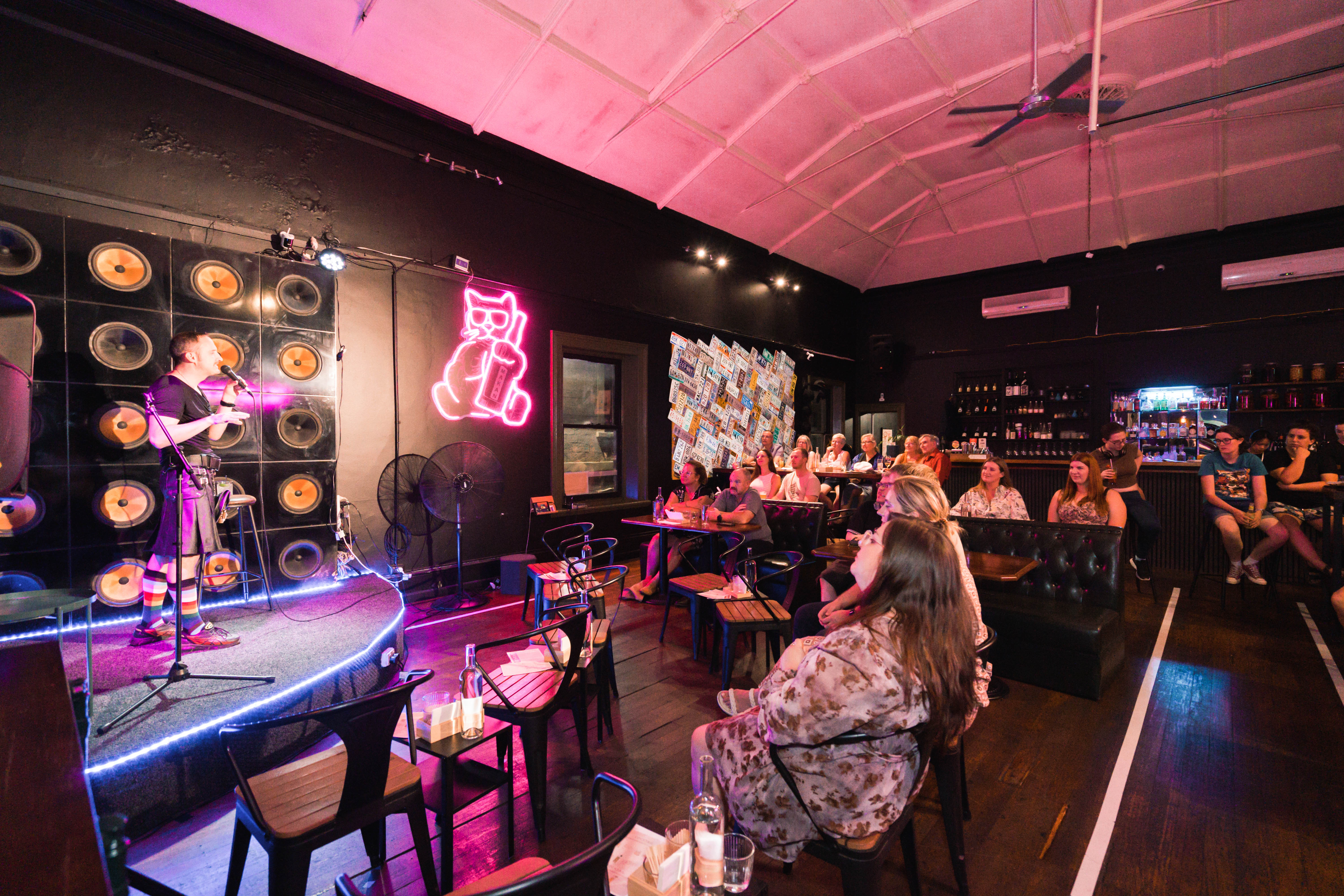 MAKAN<br />BAR & FOOD